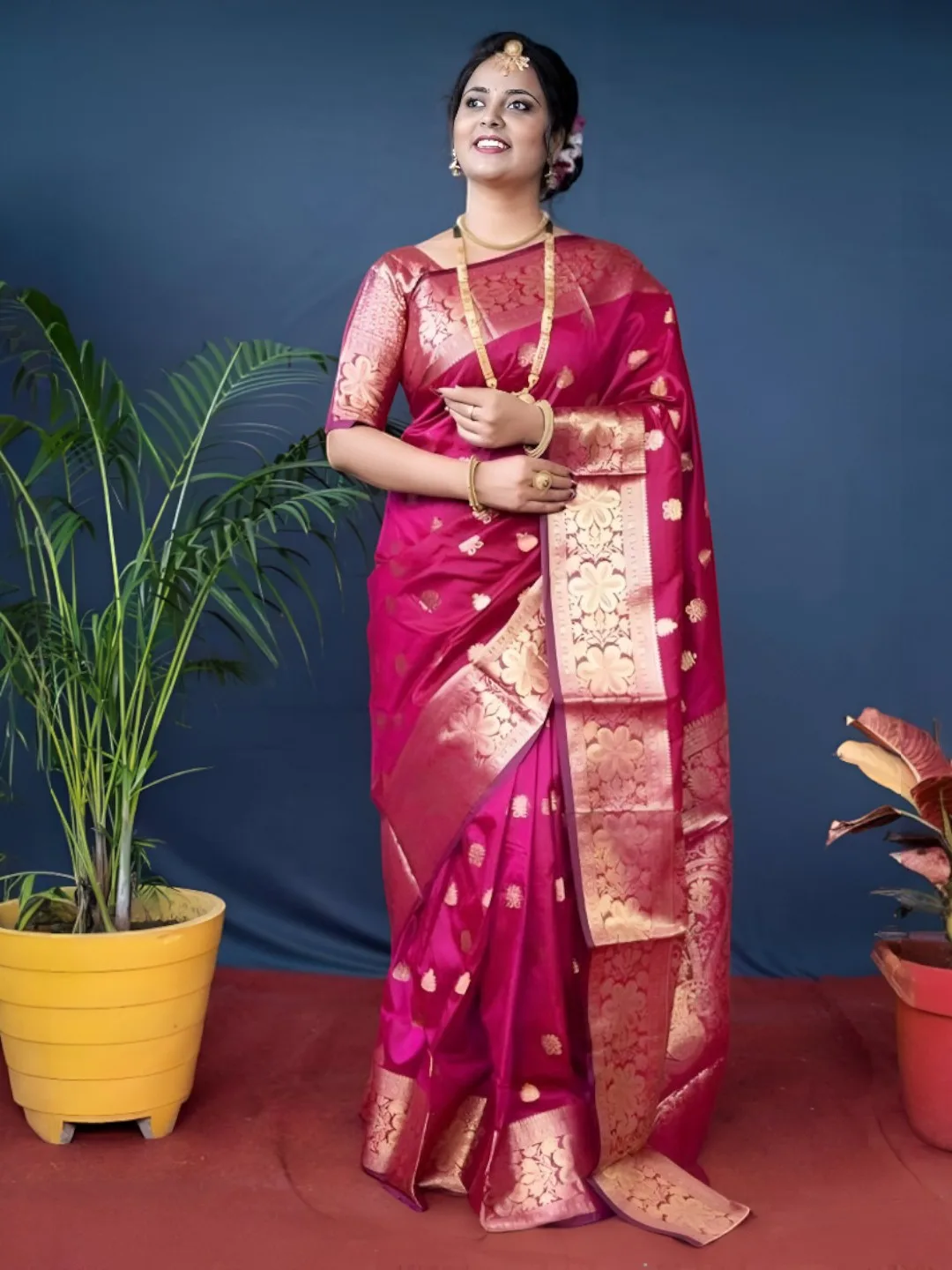 Women's Silk Saree Fuchsia Pink – Embellished