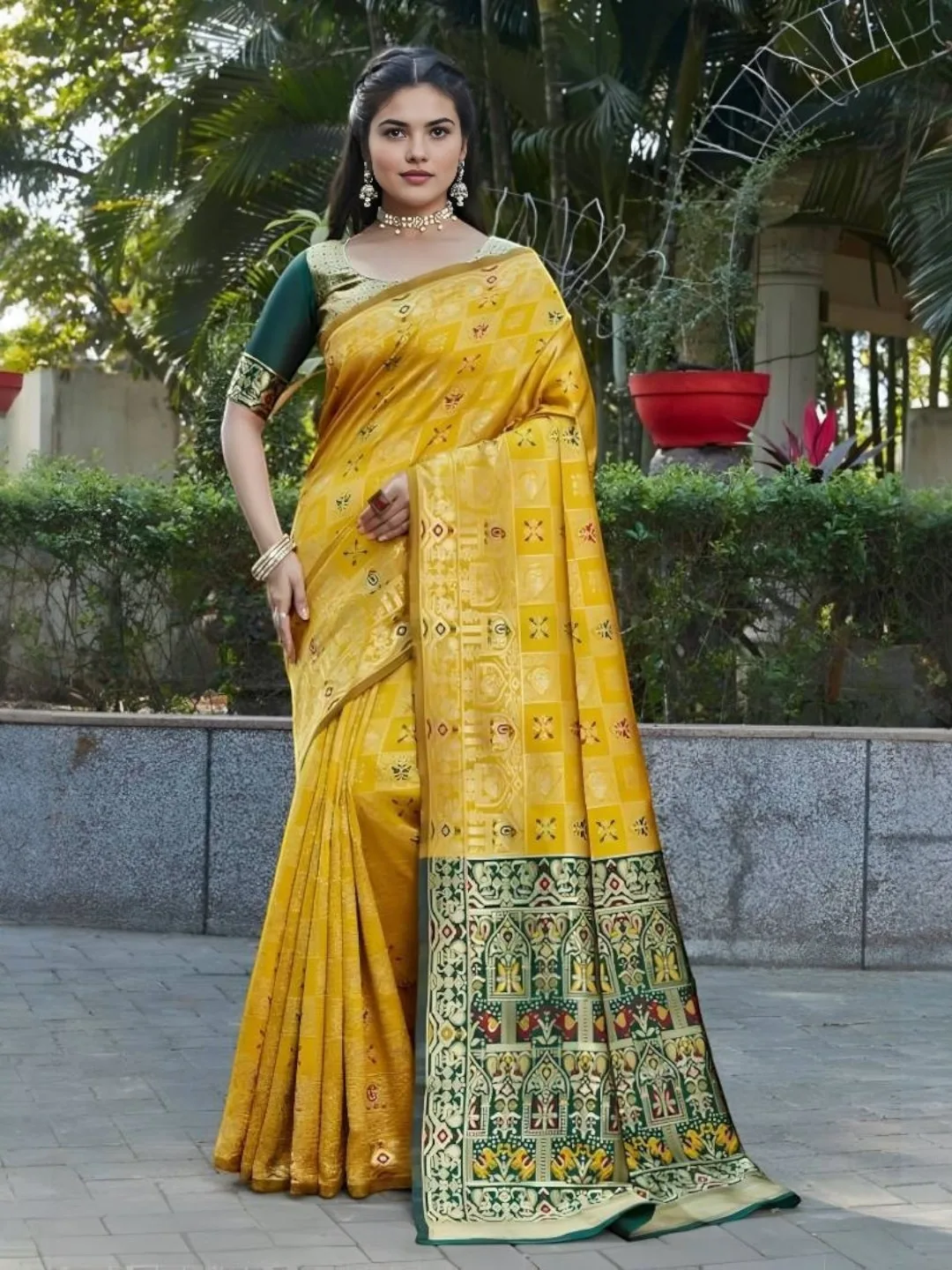 Women's Silk Saree Yellow – Embellished