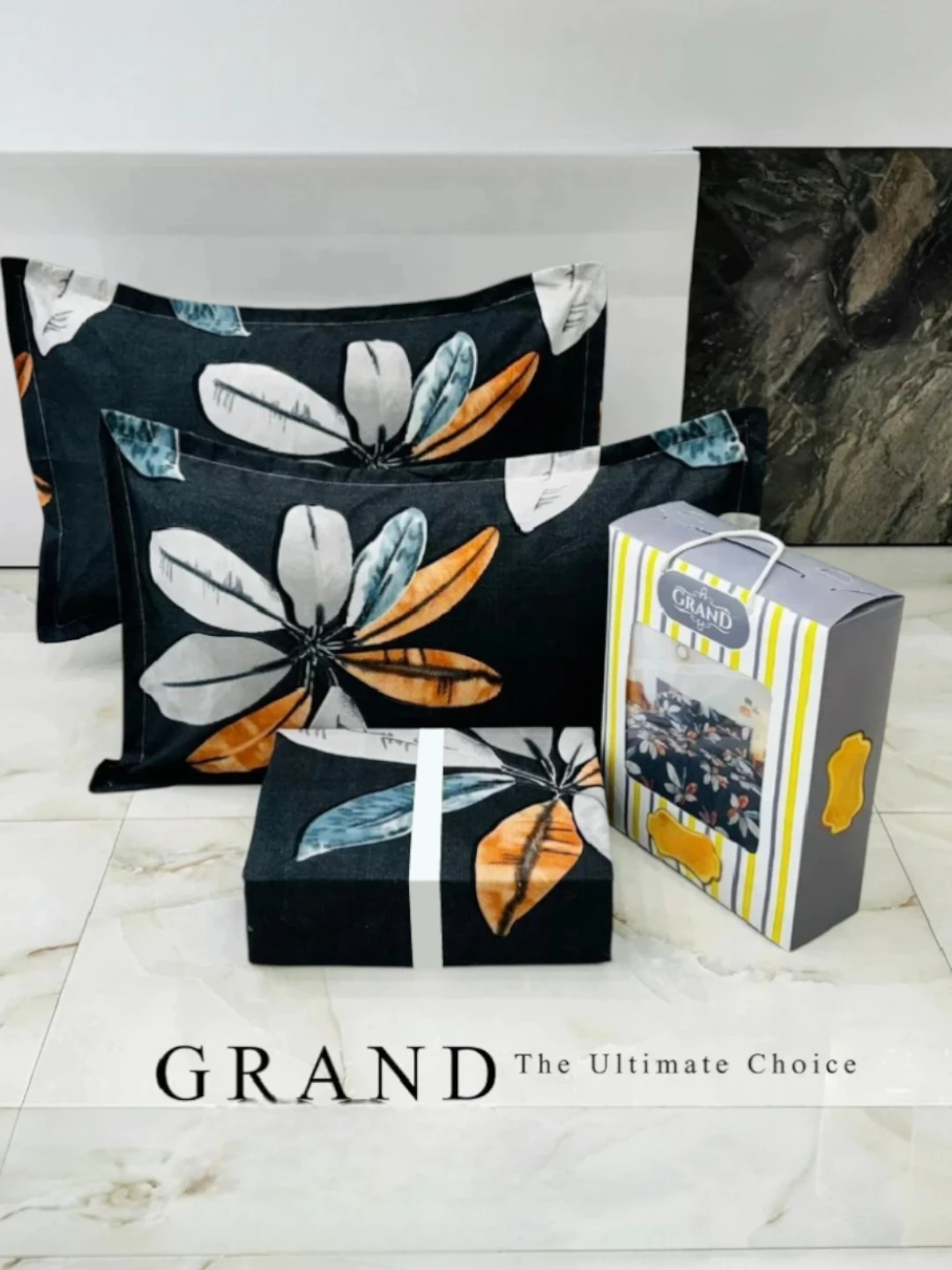 Black 3 Piece Double Bed Bedsheet Gift Set with Pillow Covers
