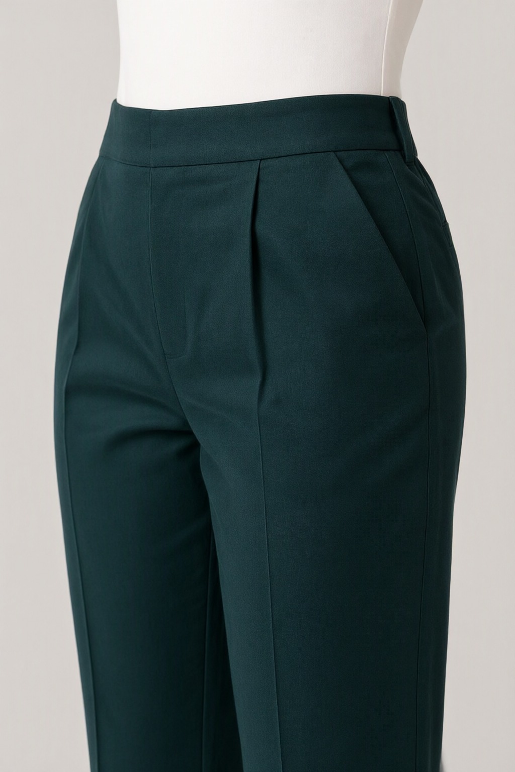 Women's Cotton Flex Pleated Pant Bottle Green — view 3
